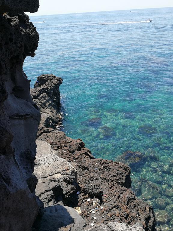 Bed and Breakfast Il Giardino Dei Limoni Aci Castello Esterno foto