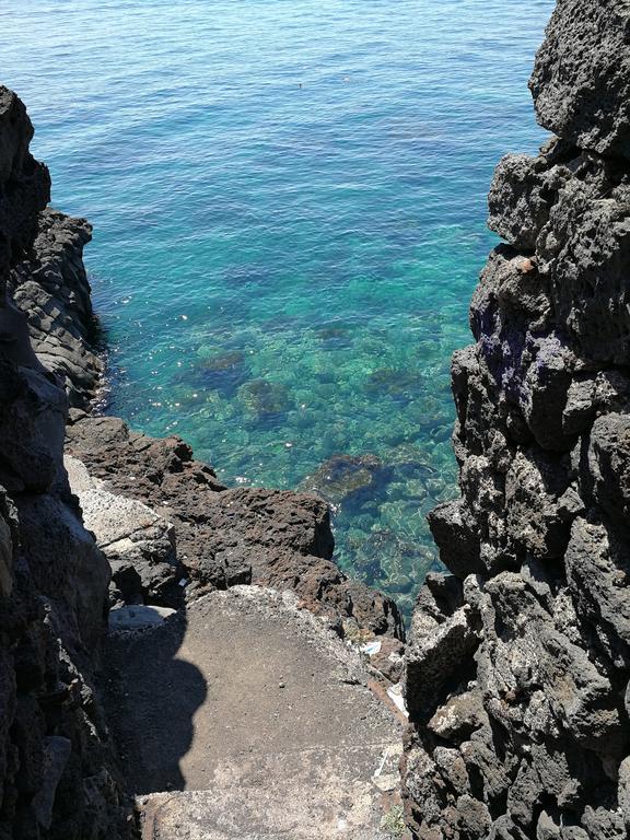 Bed and Breakfast Il Giardino Dei Limoni Aci Castello Esterno foto